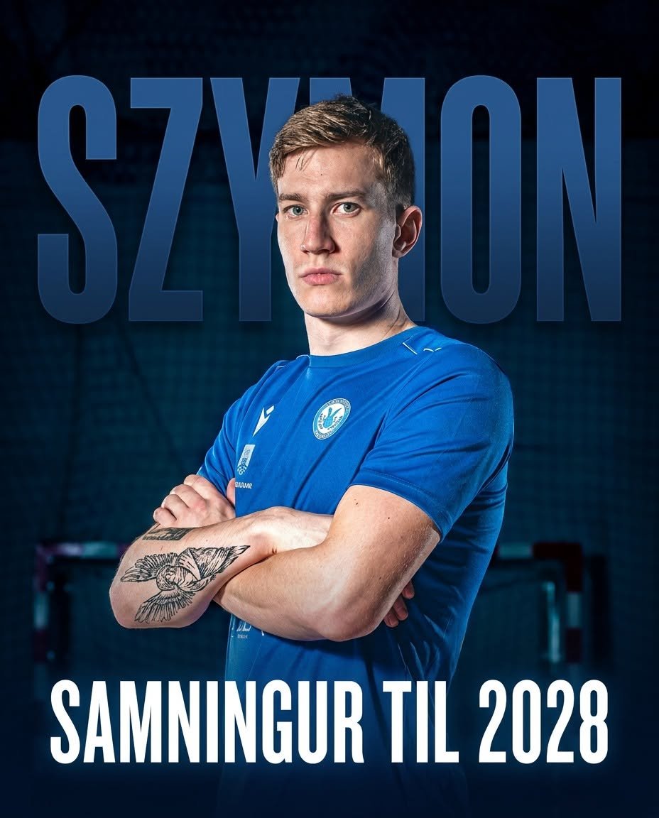 Spilar áfram í Garðinum